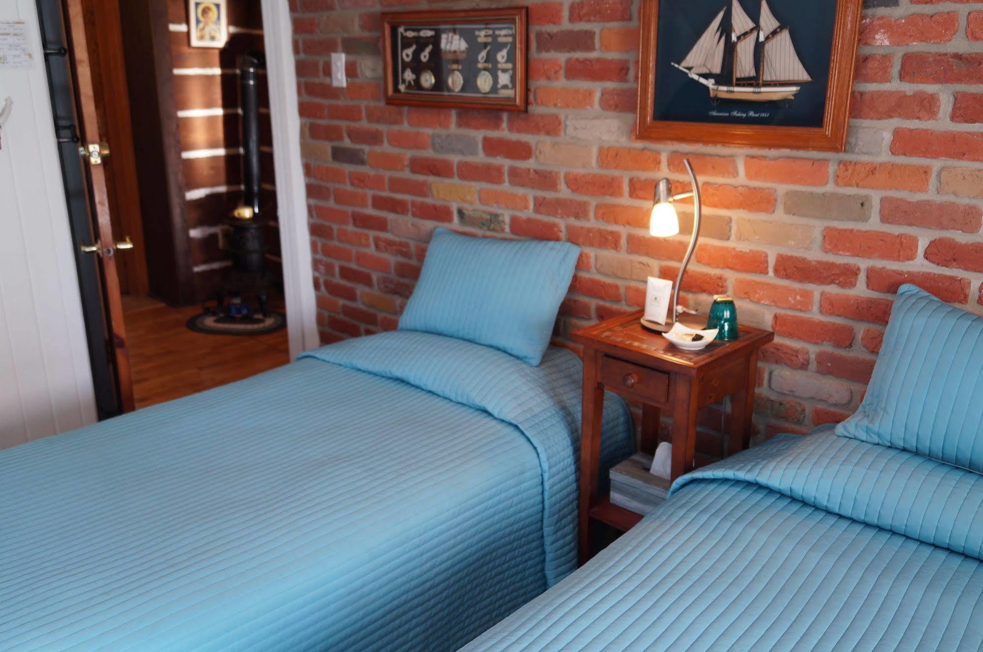 Le Refuge Du Poete Hotell Longueuil Eksteriør bilde